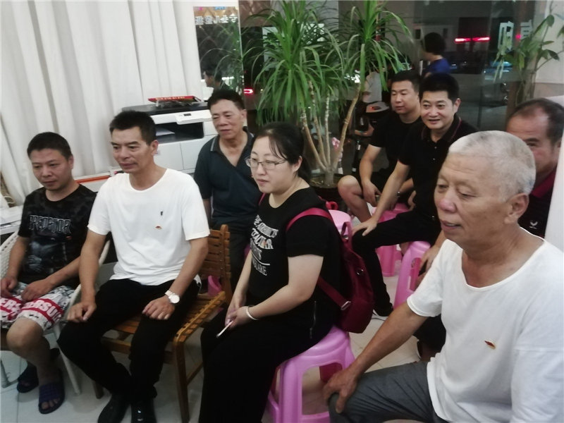 全體黨員觀看【我們的初心--“不忘初心，牢記使命”】主題節(jié)目